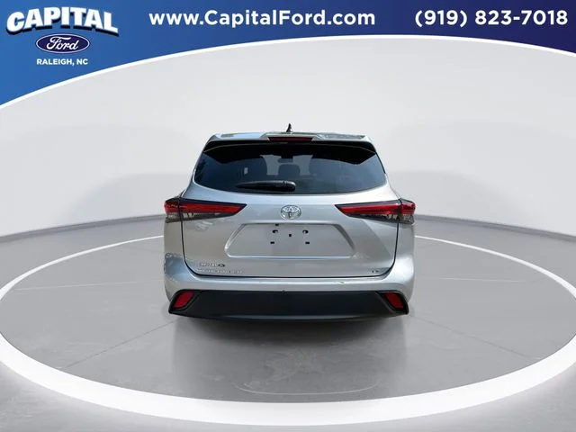 Used 2023 Silver Toyota LE image 7