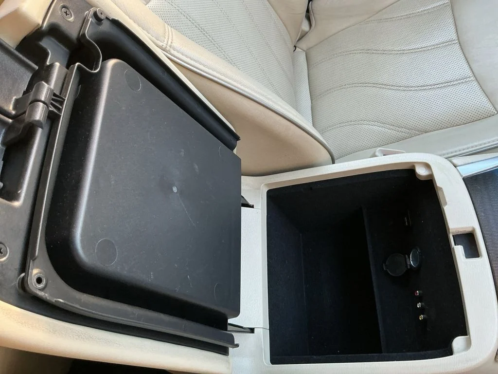 Used 2016 Black INFINITI Base image 29