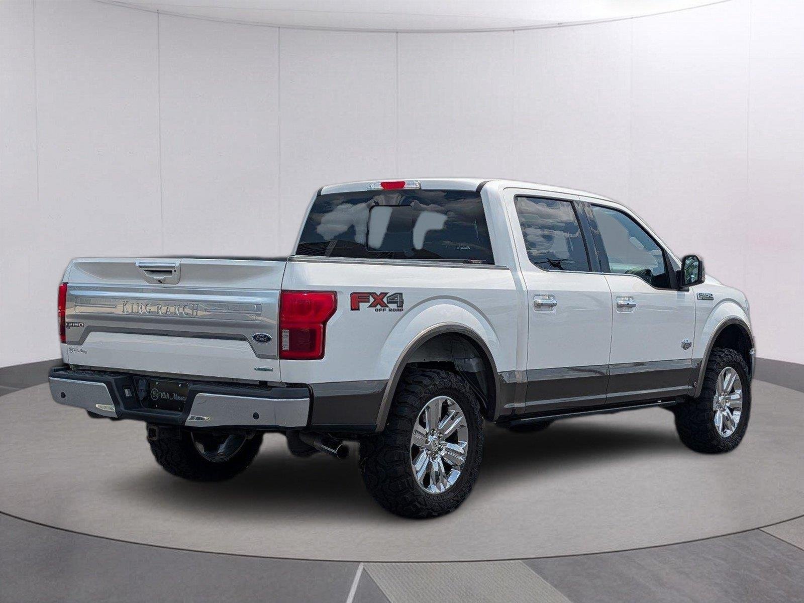 Used 2019 White Platinum Metallic Tri-Coat/Stone Gray Ford King Ranch image 6
