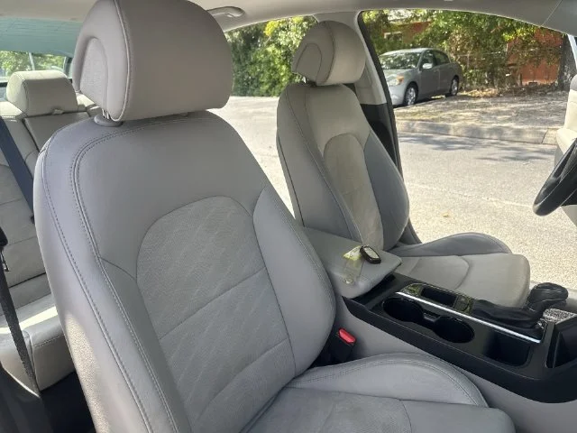 Used 2016 Silver Hyundai Sport image 10
