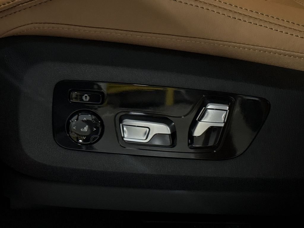New 2026 Gray Metallic BMW xDrive40i image 12