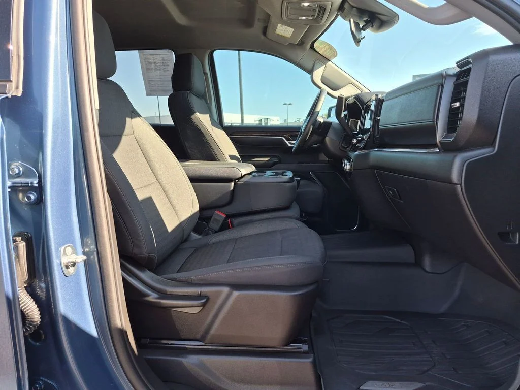 Used 2024 Downpour Metallic GMC Elevation image 21