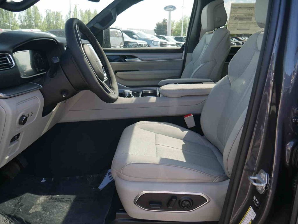New 2026 Baltic Gray Metallic Clearcoat Jeep Grand Wagoneer image 29