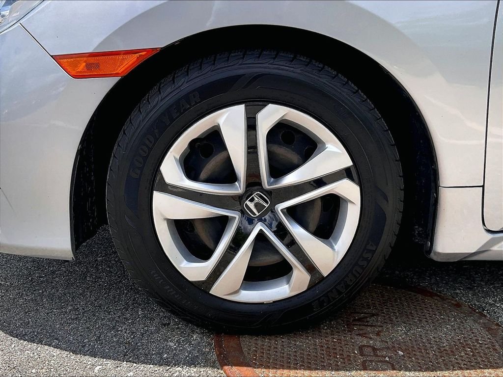 Used 2018 Silver Honda LX image 7