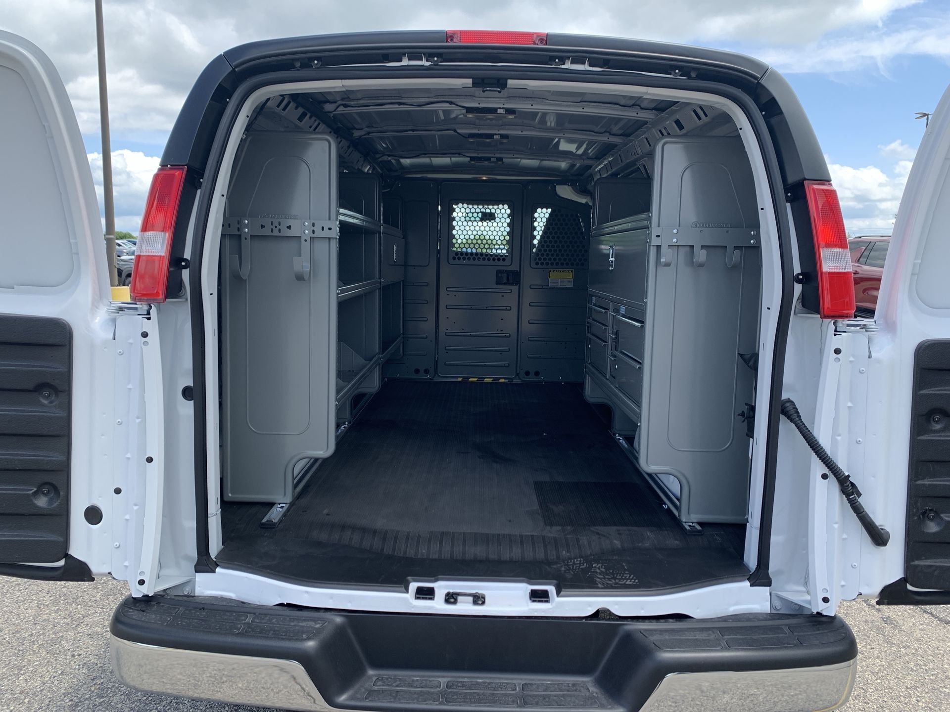 2025 GMC Savana Cargo Work Van - Photo 41