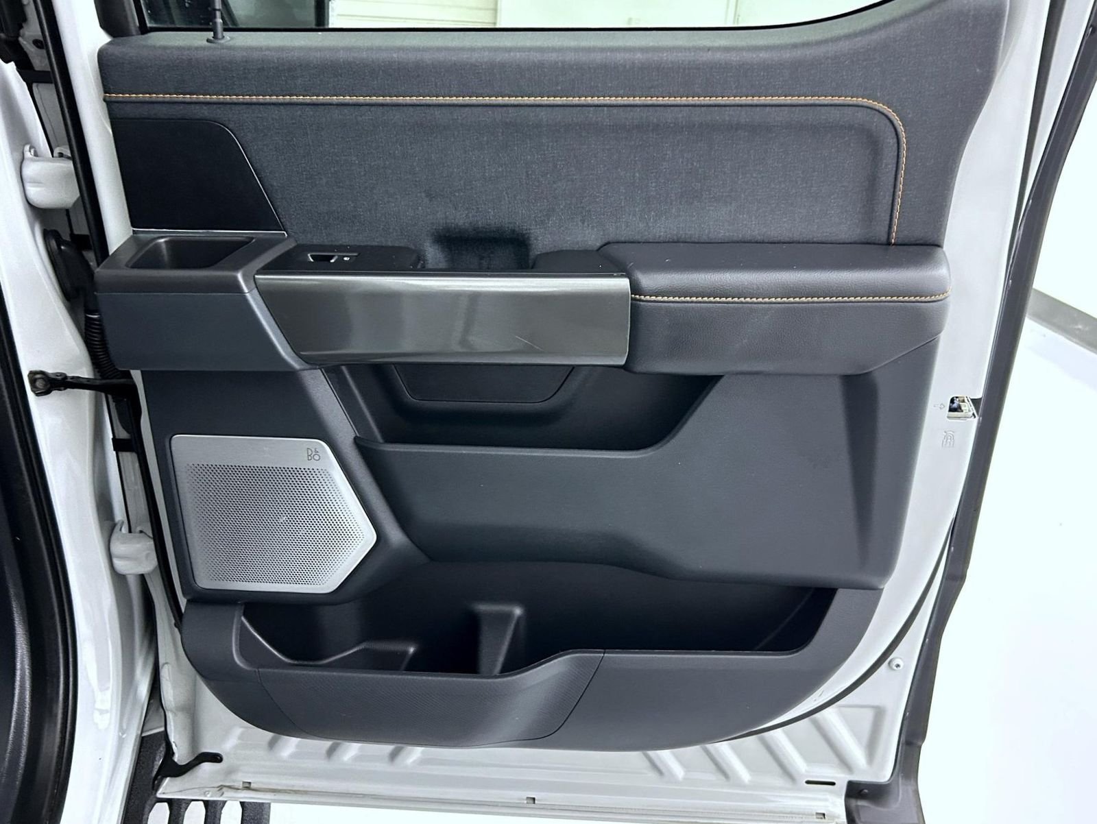 Used 2023 White Ford Tremor image 17