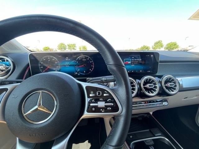 Used 2020  Mercedes-Benz GLB 250 image 12