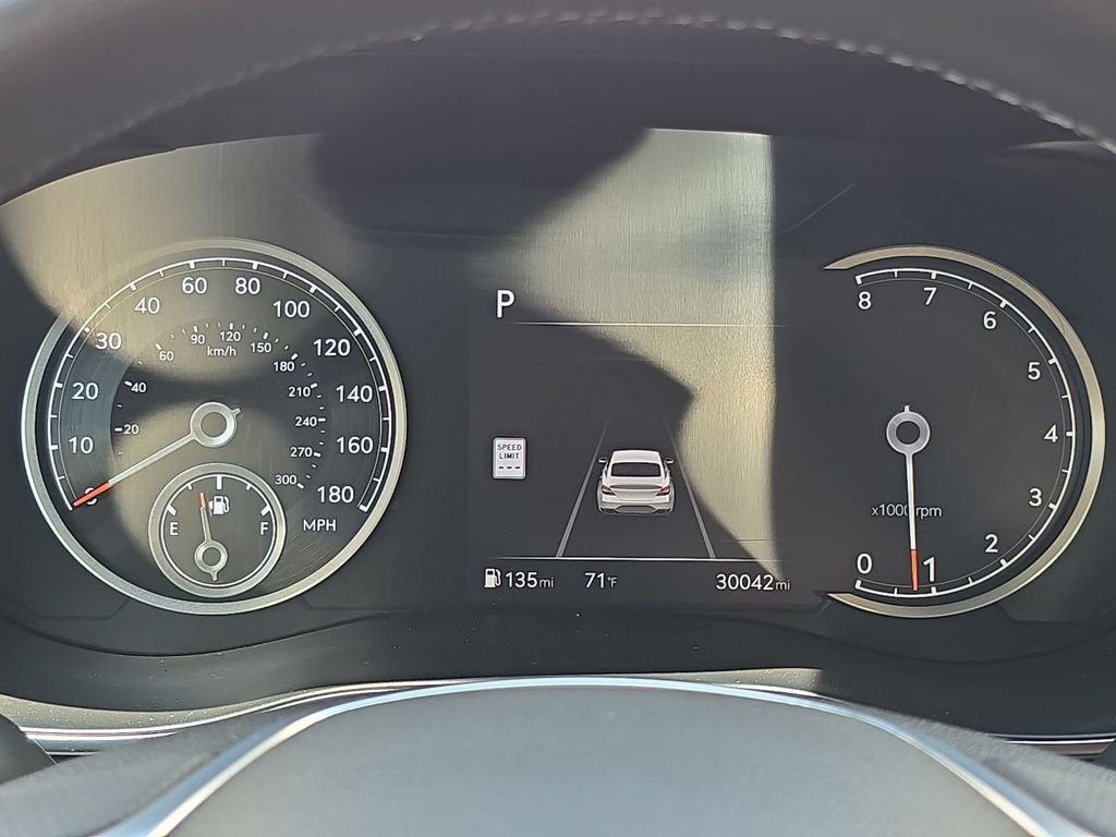 2025 GENESIS G70 Standard - Photo 16