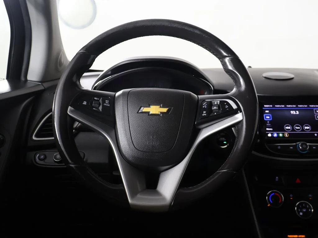 Used 2020 White Chevrolet LT image 31
