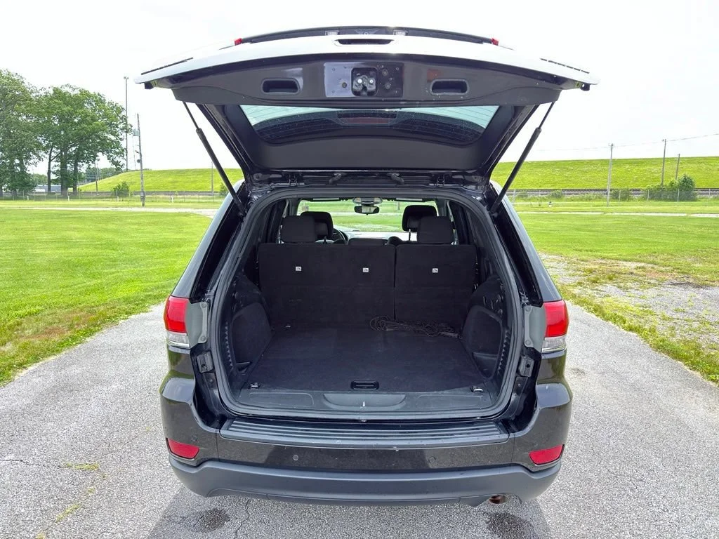 Used 2017 Black Jeep Laredo image 18