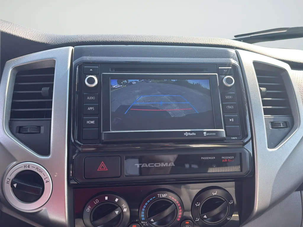 Used 2015 Red Toyota Base image 17