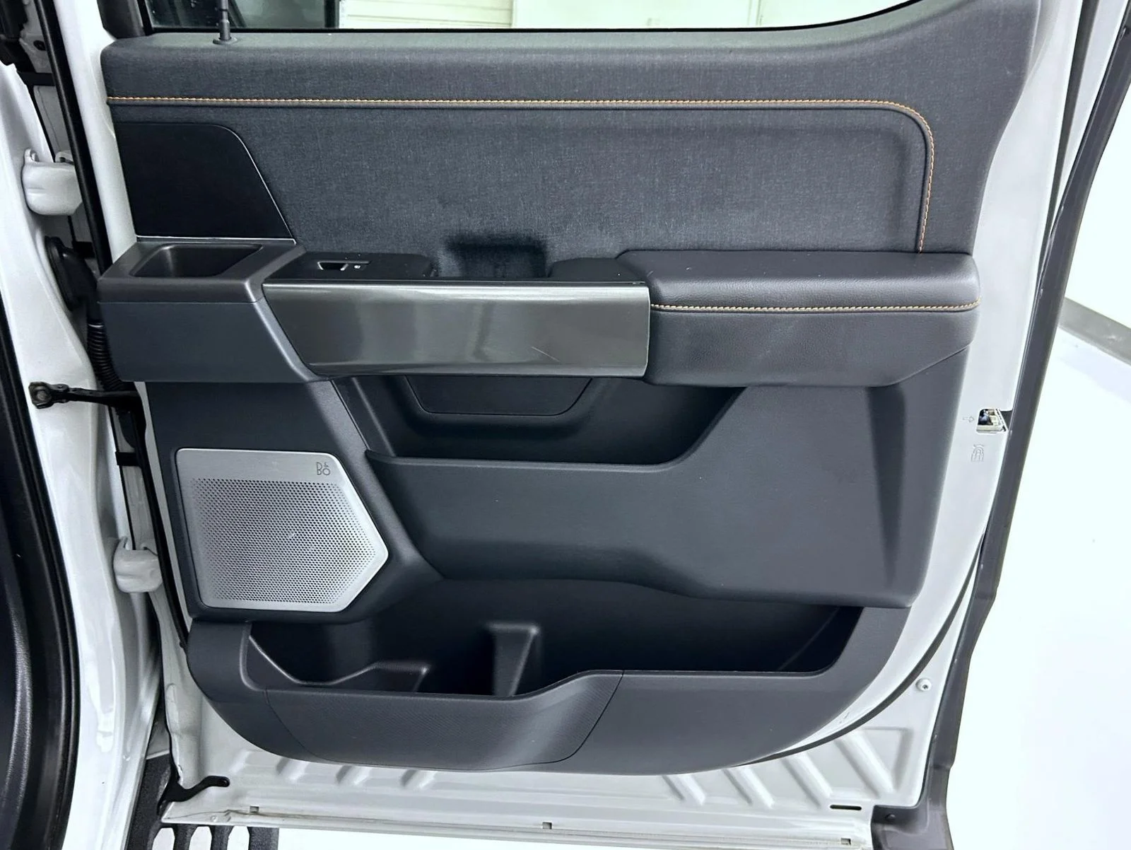 Used 2023 White Ford Tremor image 17