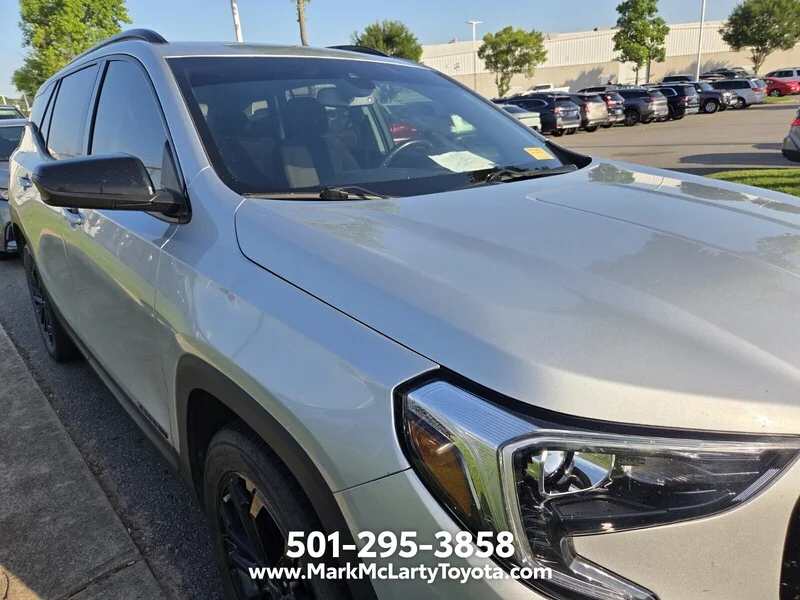 Used 2020 Quicksilver Metallic GMC SLE image 3