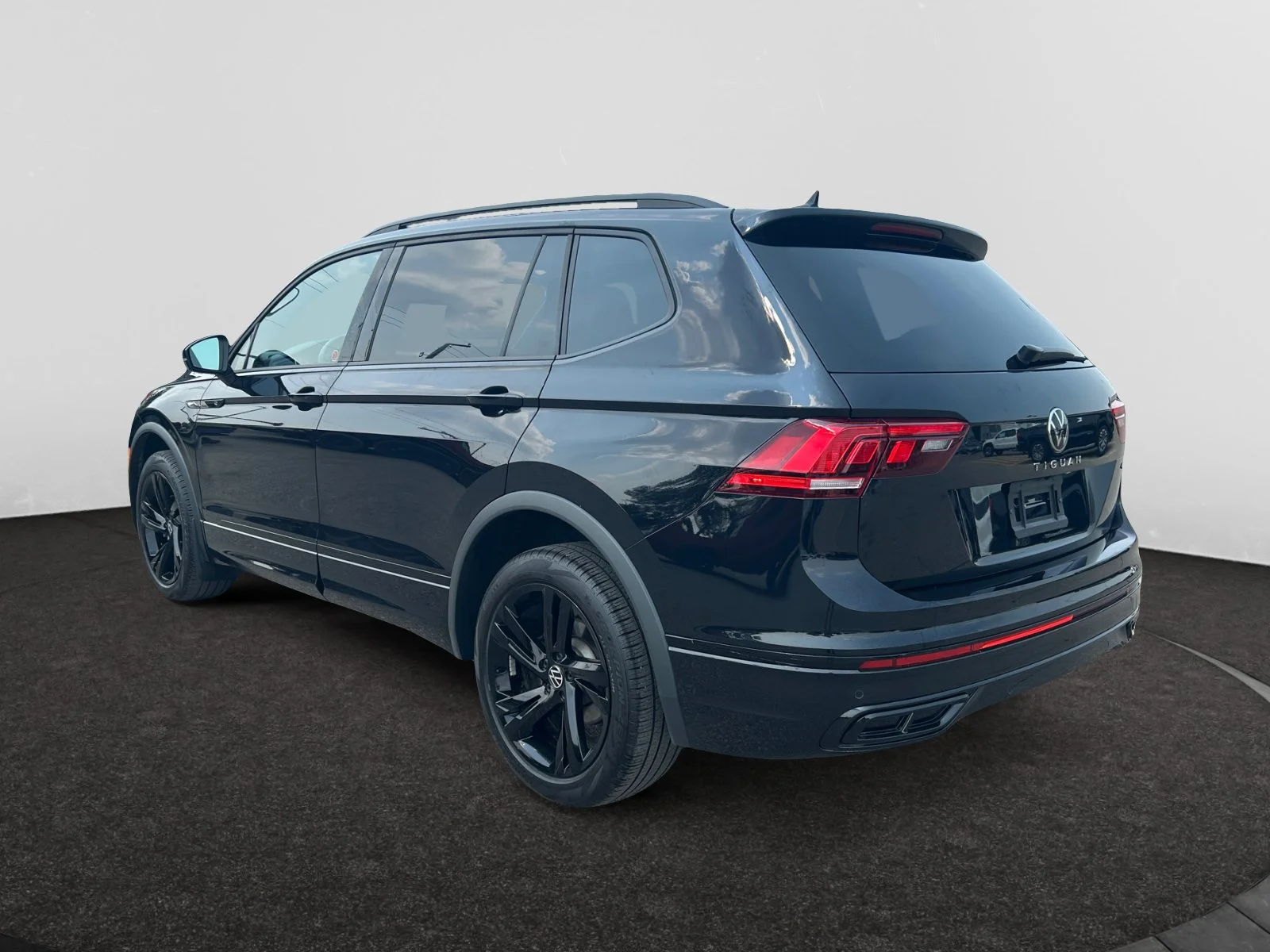 Used 2024 Black Volkswagen Comfortline R-Line Black Edition Leather Sunroof Navigation image 3