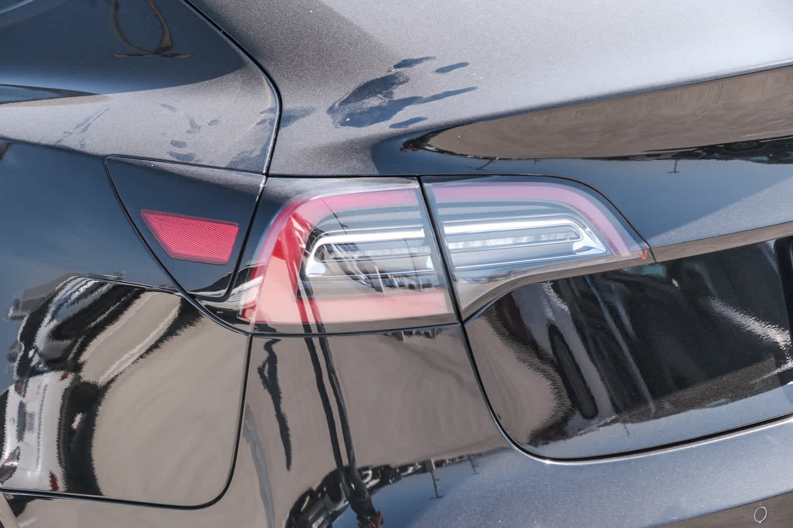 Used 2022  Tesla  image 7