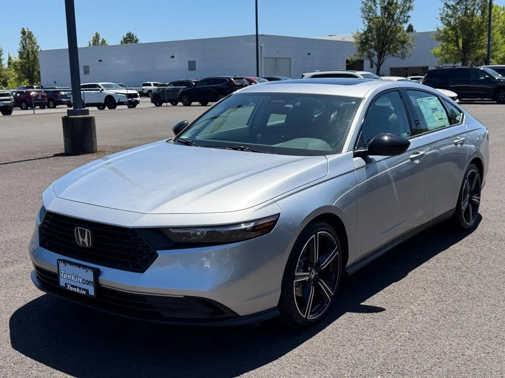 New 2026 Solar Silver Metallic Honda SE image 4