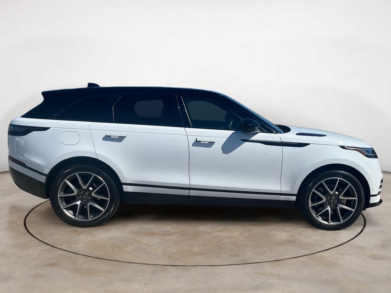Certified Used 2026 Fuji White Land Rover Dynamic SE image 6