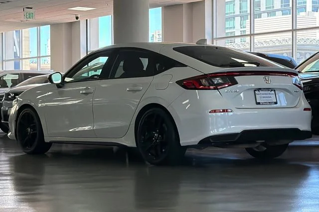 Used 2022 Platinum White Pearl Honda Sport image 9