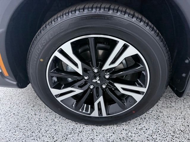 2025 Mitsubishi Eclipse Cross LE - Photo 13