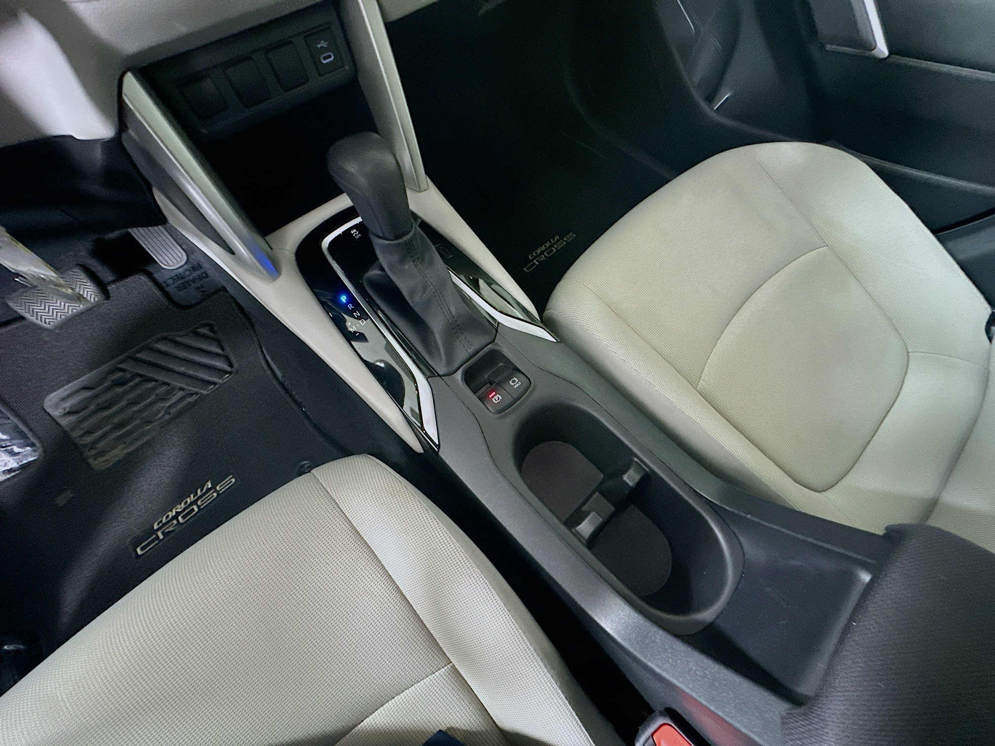 Used 2023 Silver Toyota L image 21