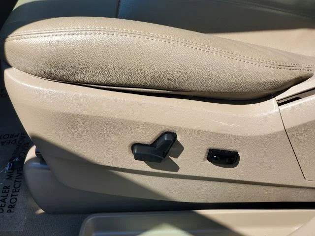 Used 2015 Cashmere/Sandstone Pearlcoat Chrysler Touring image 6