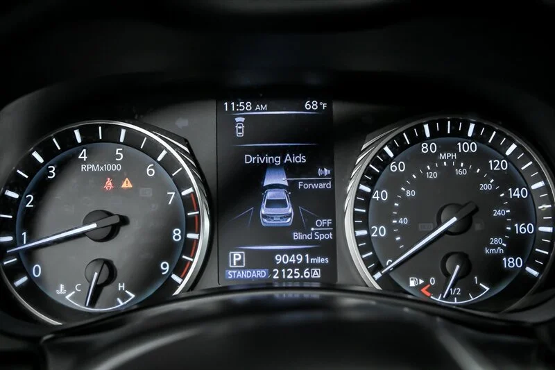 Used 2020 Majestic White INFINITI 3.0T Luxe image 23