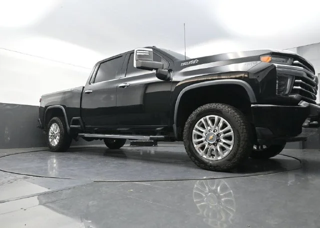 Used 2020 Black Chevrolet High Country image 31