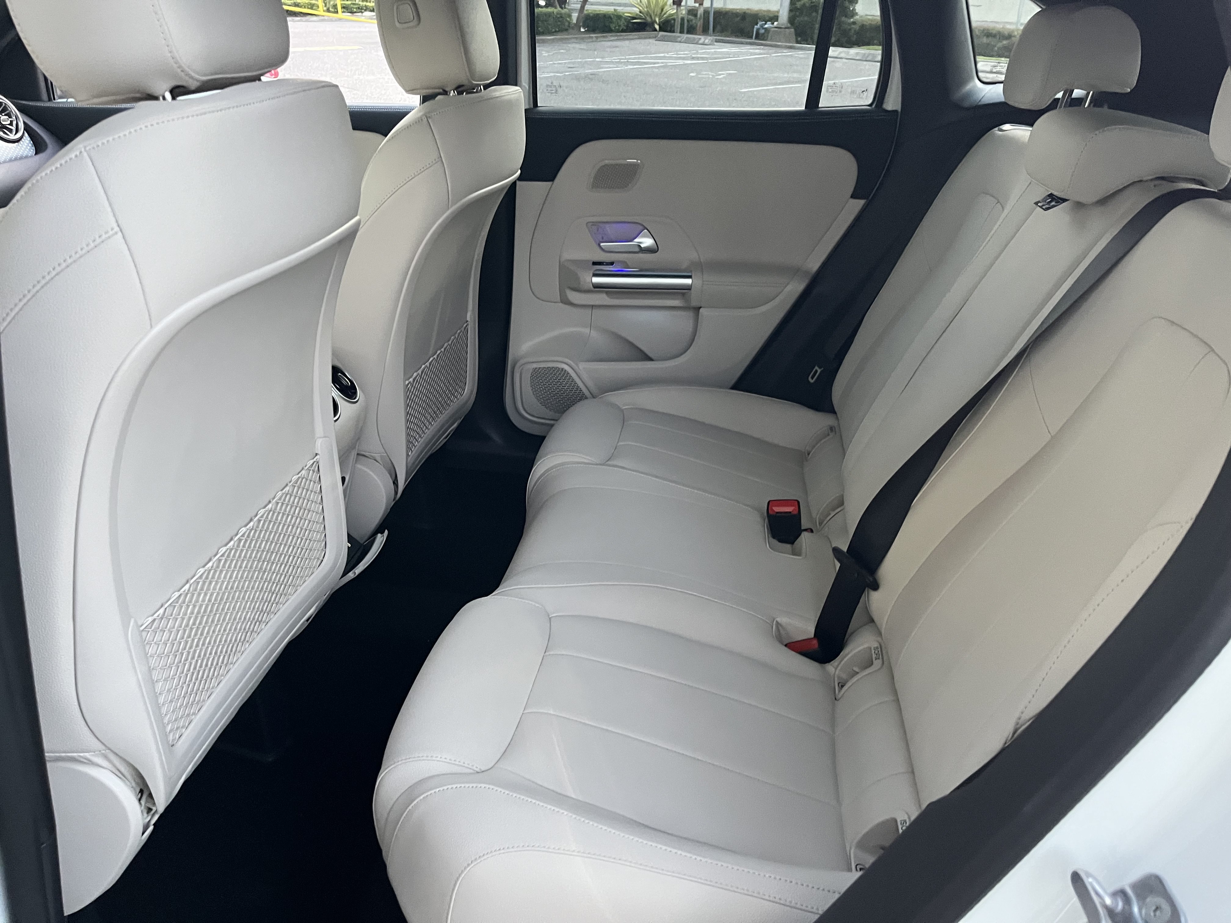 New 2026 Polar White Mercedes-Benz GLA 250 image 17