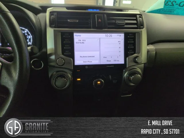 Used 2022 White Toyota SR5 image 19