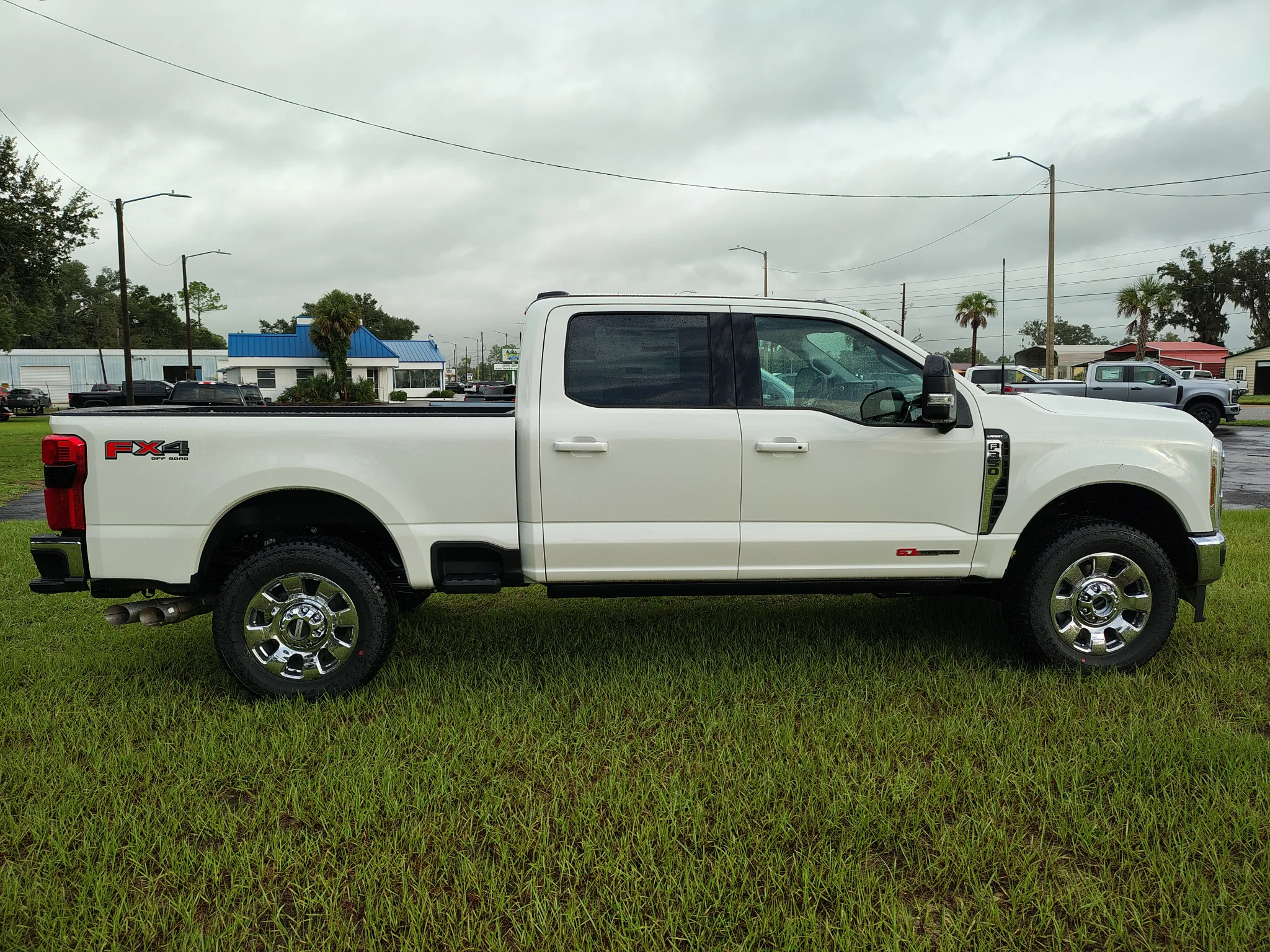New 2027 Star White Metallic Tri-Coat Ford F-350® Lariat® image 9