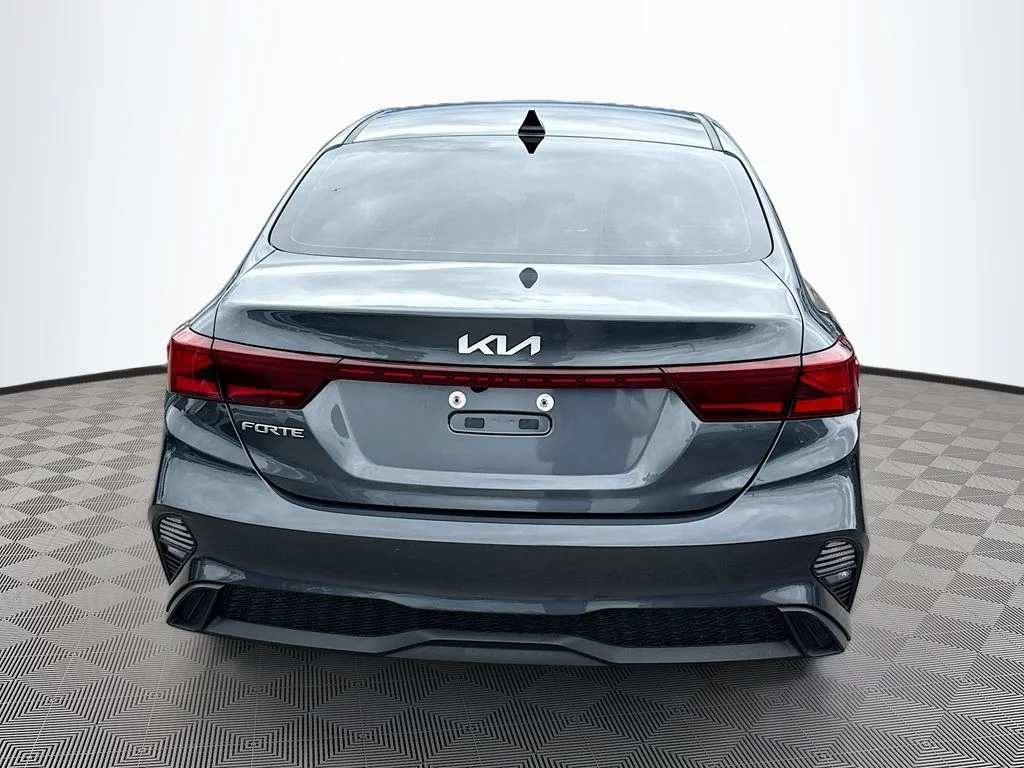 Used 2023 Gray Kia LXS image 7