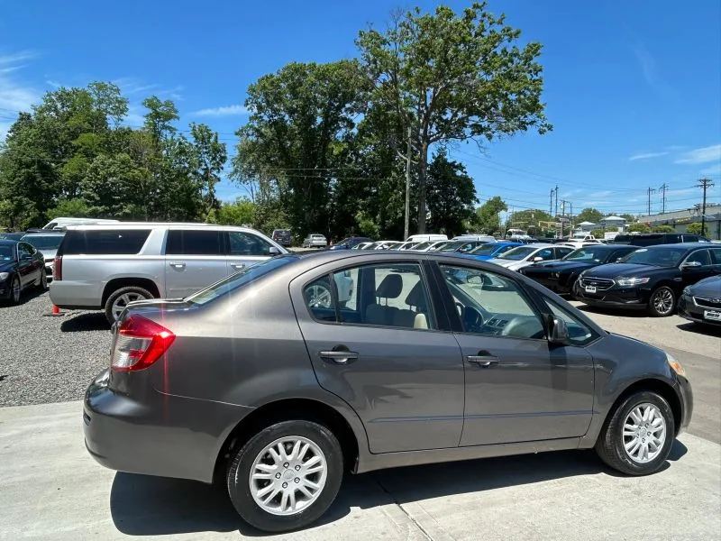 Used 2012 Gray Suzuki LE Sedan 4D image 11