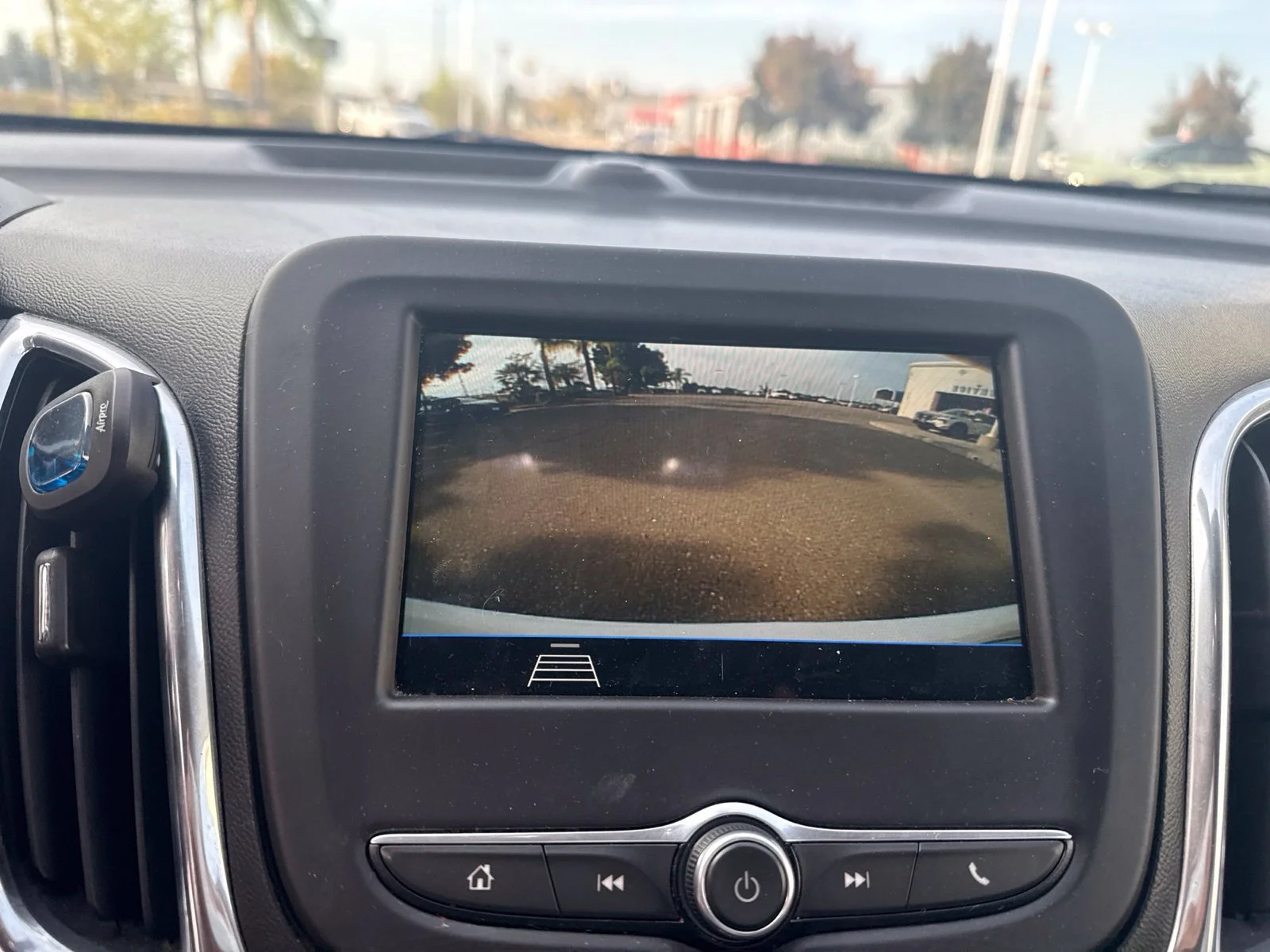 Used 2019 SUMMIT WHITE Chevrolet LT image 21
