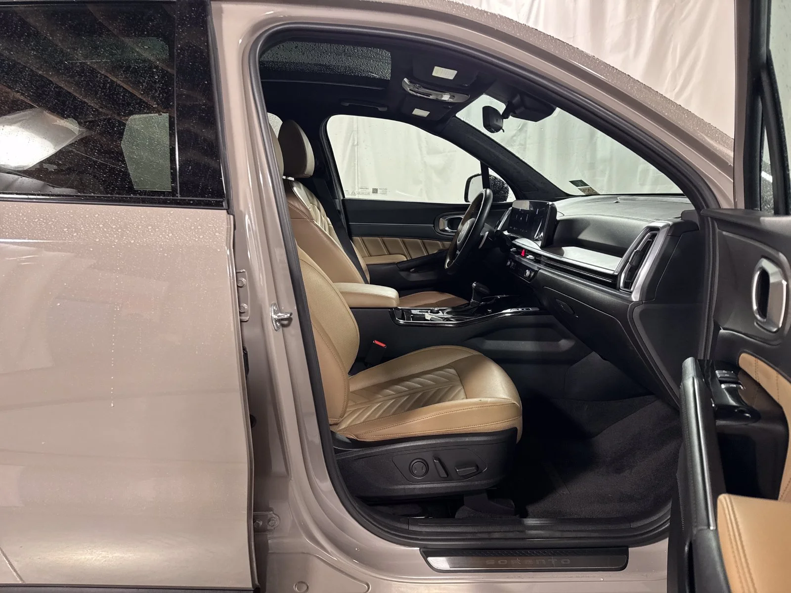 Used 2024 Brown Kia X-Pro SX Prestige image 11