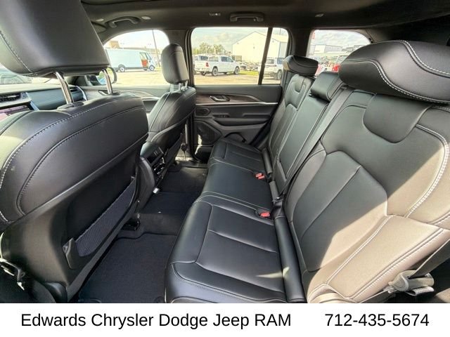 New 2027 Fathom Blue Pearlcoat Jeep Limited image 23