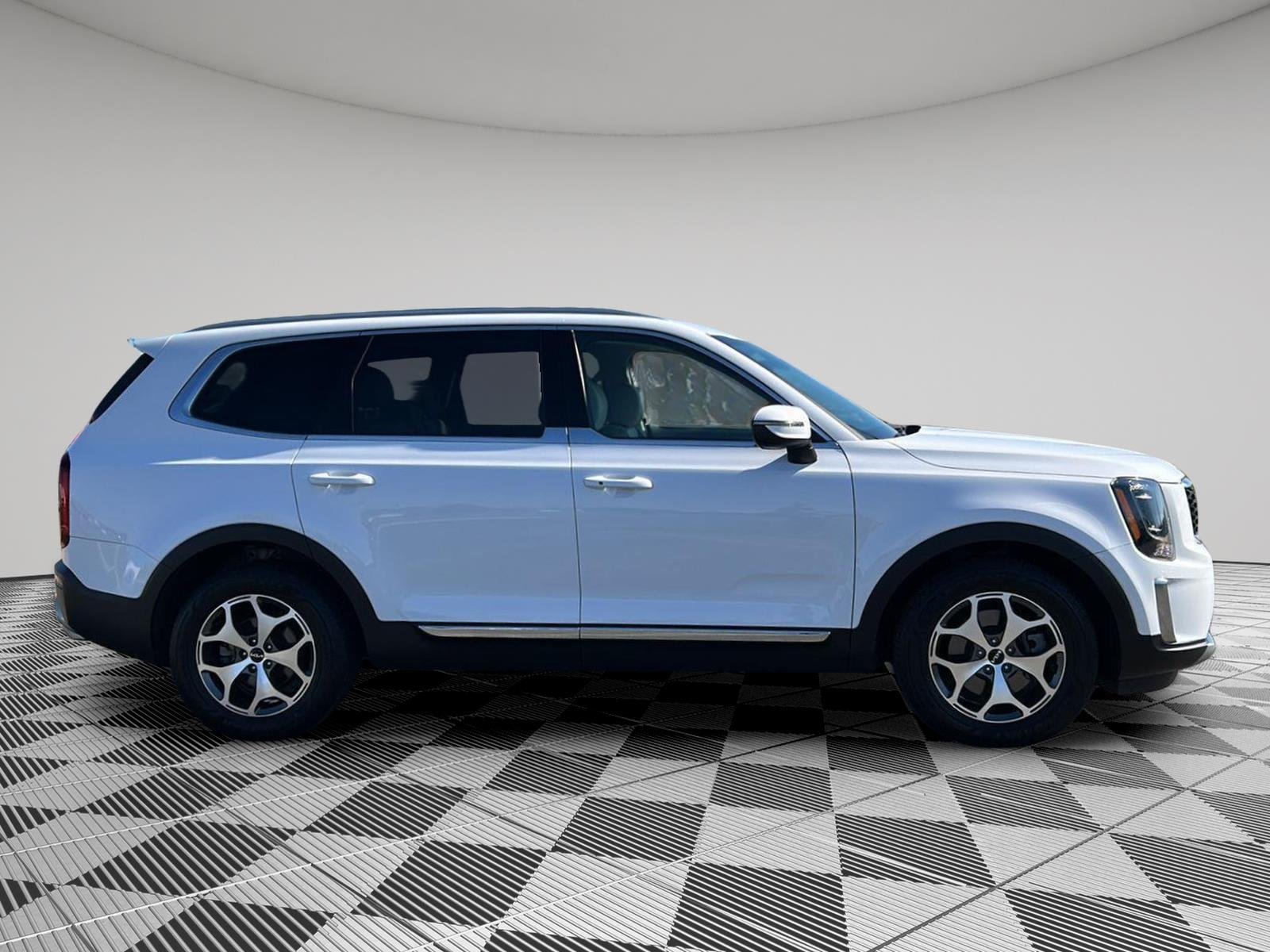 Used 2022 Kia Telluride EX with VIN 5XYP3DHC5NG272640 for sale in Kansas City