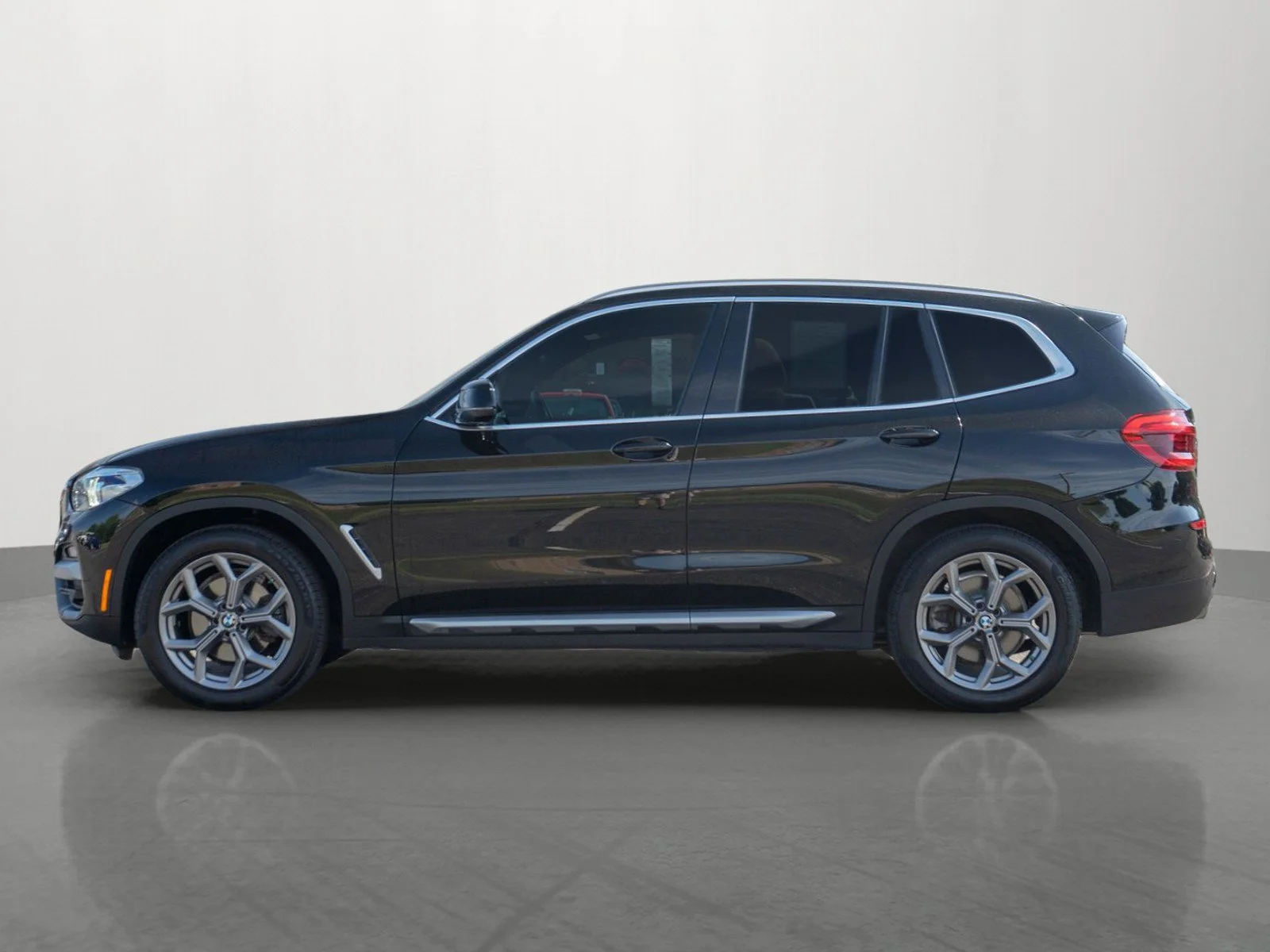 Used 2021 Jet Black BMW xDrive30i image 4