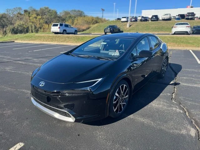 2026 Toyota Prius Plug-in Hybrid XSE Premium - Photo 7