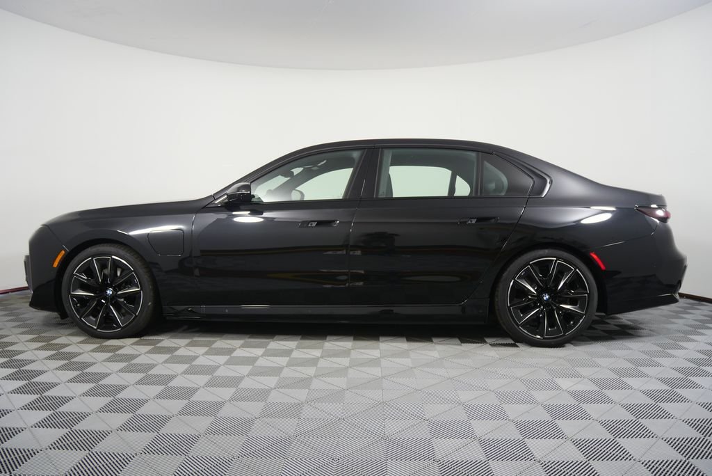 2026 BMW 7 Series 750e - Photo 7