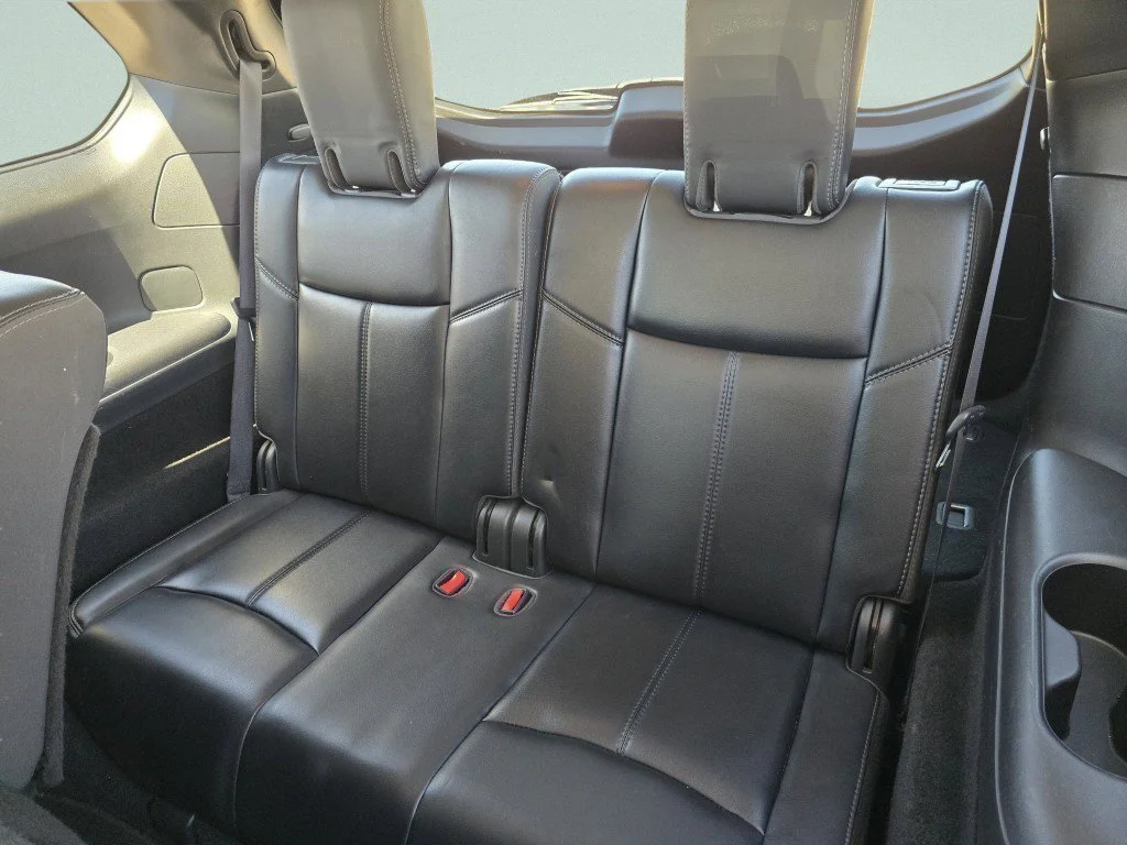 Used 2020 Brilliant Silver Metallic Nissan SL image 30