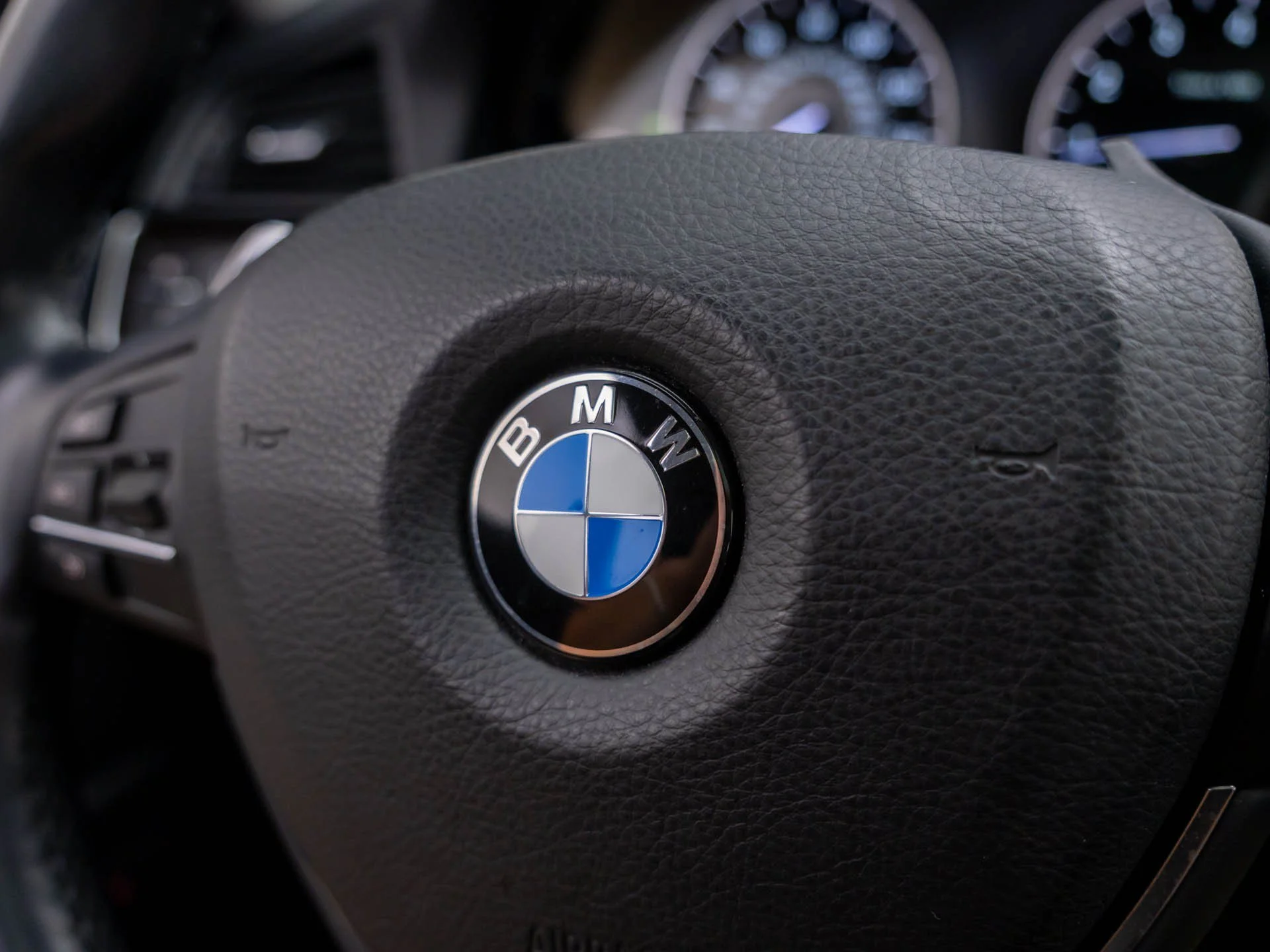Used 2016 Silver BMW 535i xDrive image 30