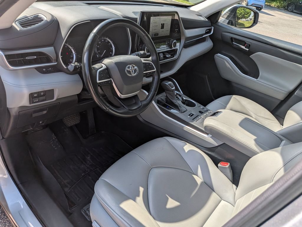 Certified Used 2023 Silver Toyota XLE image 13