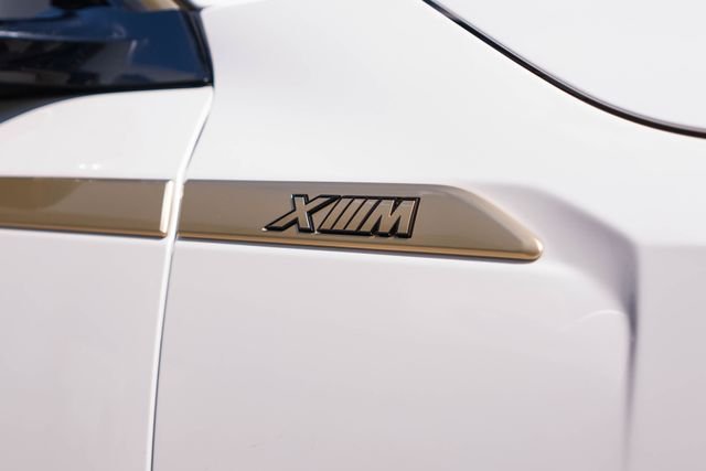 2023 BMW XM Base - Photo 16