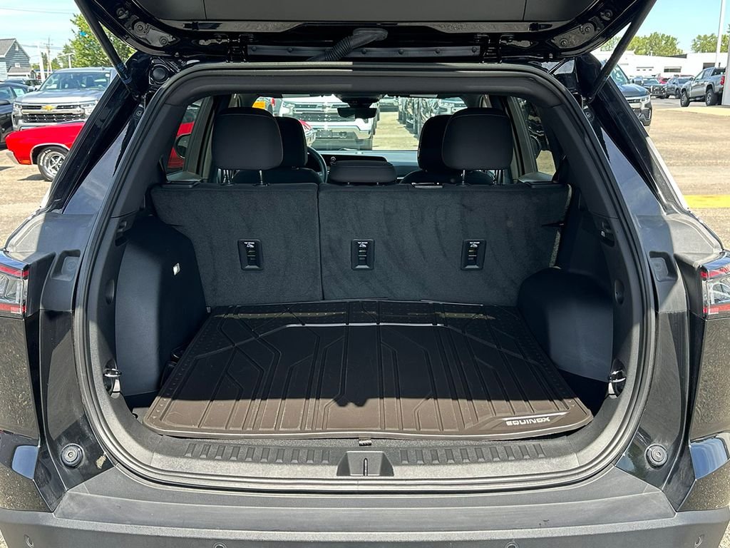 Used 2025 Black Chevrolet LT image 4