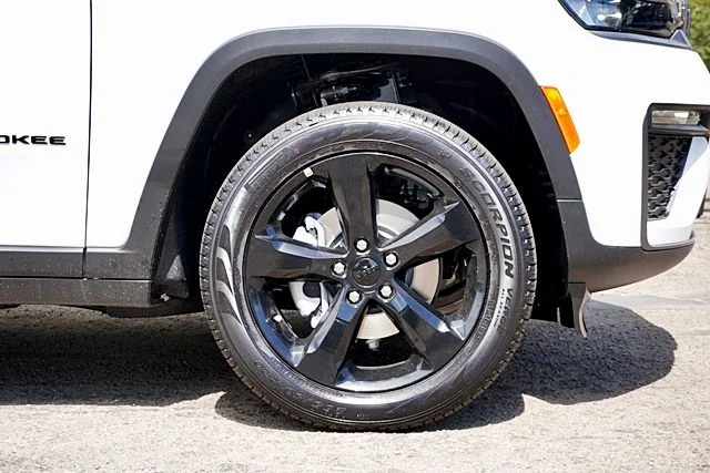 New 2026 Bright White Clearcoat Jeep Limited image 7