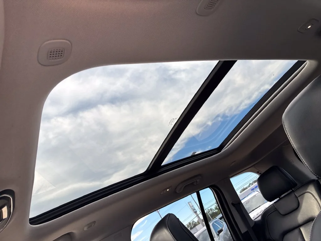 Used 2024 Silver Jeep Limited image 13