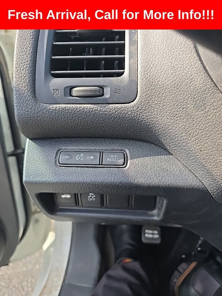 Used 2017 White Nissan 2.5 S image 14