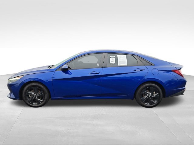 Certified Used 2023 Blue Hyundai SEL image 2