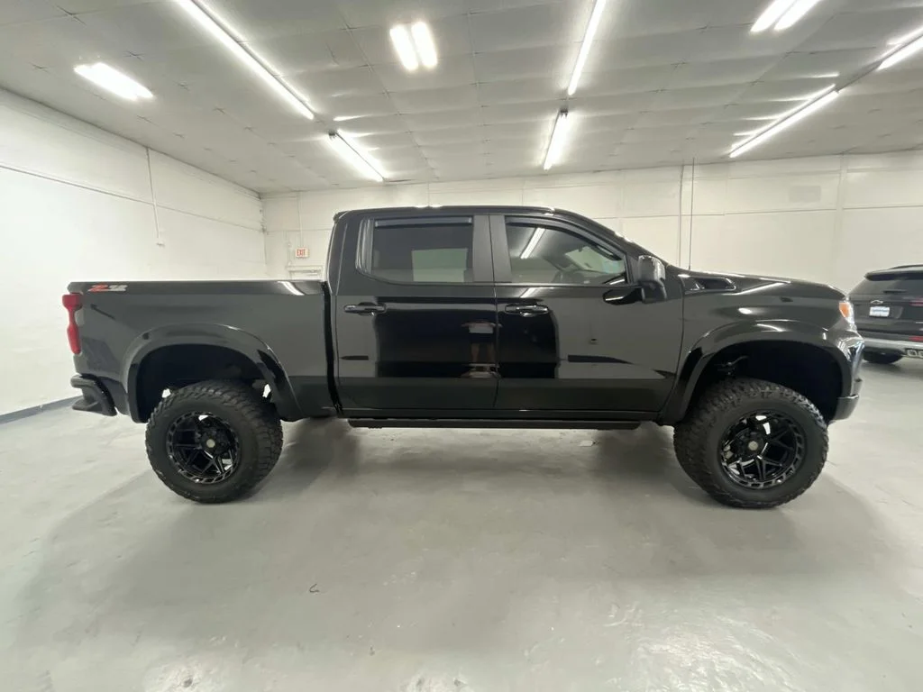 Used 2025 Black Chevrolet RST image 2
