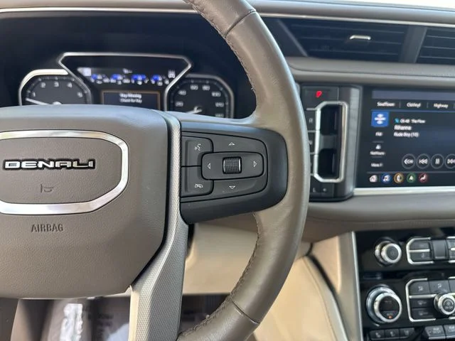 Used 2021 White GMC Denali image 19